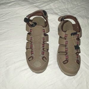 NWOT Eddie Bauer shoes women size 9M